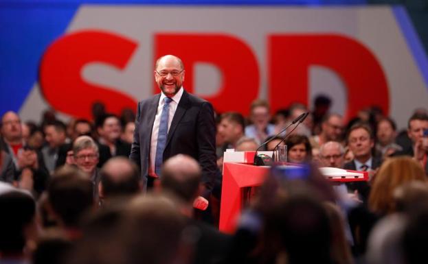 El SPD aprueba abrir el diálogo con la CDU de Merkel sobre el nuevo gobierno alemán