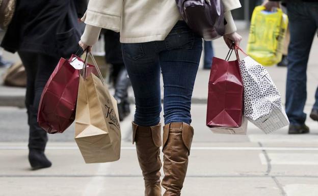 250.000 bonos por valor de 10 euros facilitarán las compras de Navidad en el comercio local de Euskadi