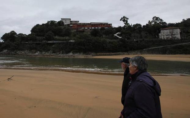 Mendexa retoma el proyecto del parking de Vista Alegre para la playa con el apoyo vecinal