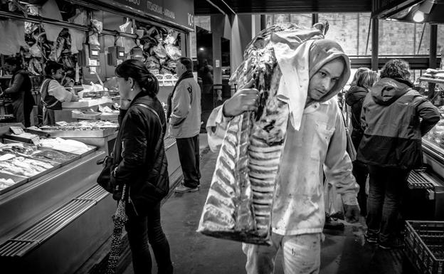 Fotogalería: así es una jornada en el Mercado de La Ribera