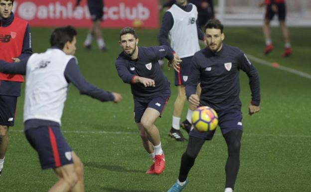 El Athletic vuelve al trabajo sin Kepa, Balenziaga y De Marcos