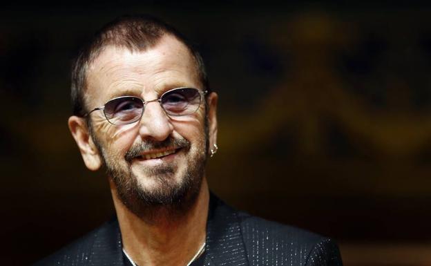 Isabel II nombra sir a Ringo Starr