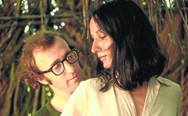 «A Woody Allen le obsesionan las adolescentes»