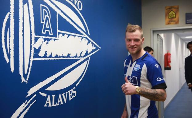 John Guidetti ya es jugador del Alavés