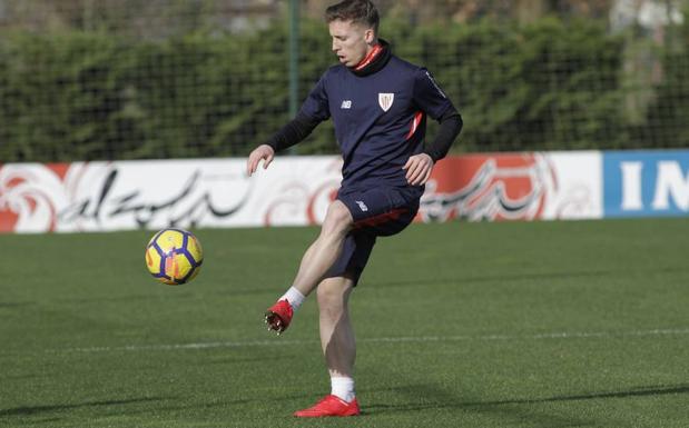 Iker Muniain da otro paso en su recuperación