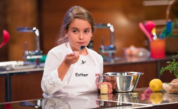 Esther, ganadora de 'MasterChef Junior 5' con un gazpacho «sobresaliente»