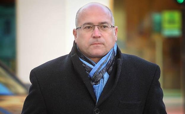 El tribunal retrasa hasta el final del juicio la declaración de los 26 imputados en el 'caso De Miguel'