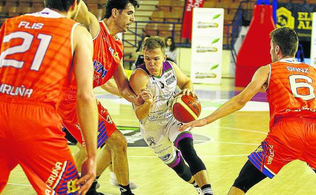 El Sáenz Horeca sucumbe ante un gran Leyma Coruña