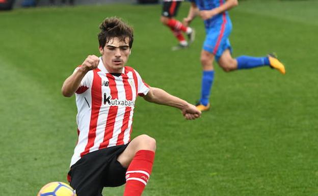 Córdoba sufre heridas en una ceja al recibir el impacto de un vaso en una discoteca