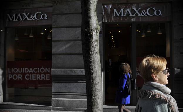 Cierra MAX&Co.: «Los turistas gastan en beber y comer, pero no en ropa»