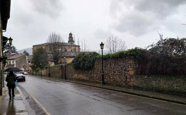 Acondicionar un amplio espacio verde y de ocio en pleno centro de Elorrio costará 120.000 euros