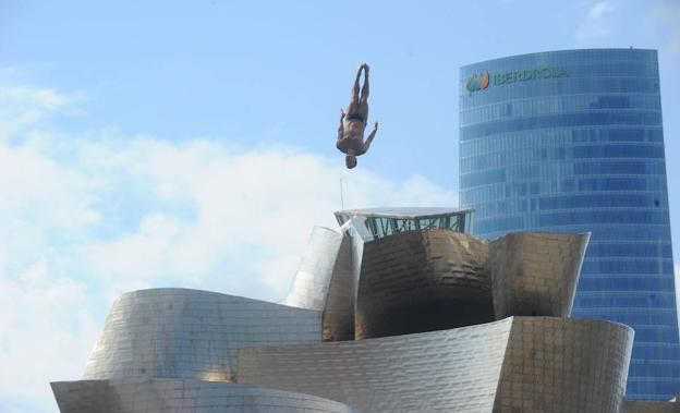 Vuelve a Bilbao el espectacular concurso de saltos de Red Bull