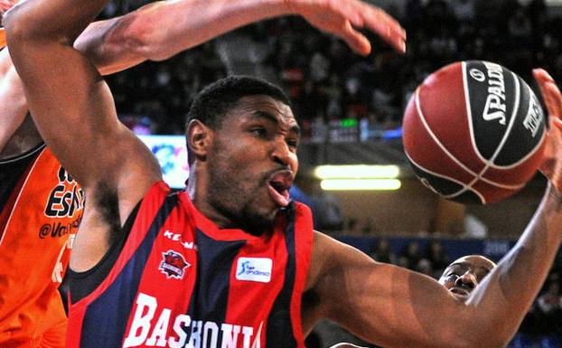 El Baskonia y Kevin Jones separan sus caminos