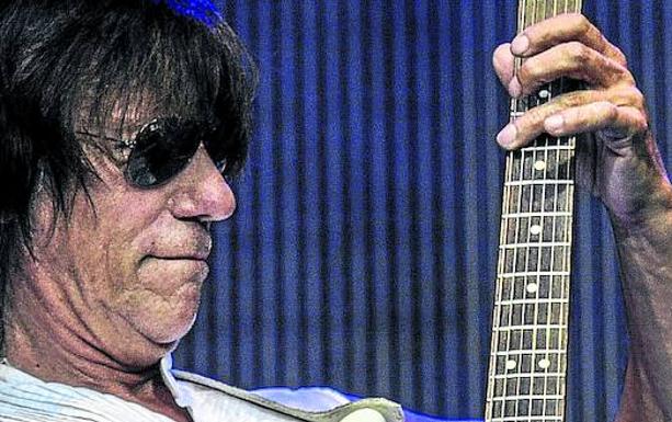 La guitarra furiosa de Jeff Beck viene a La Ola