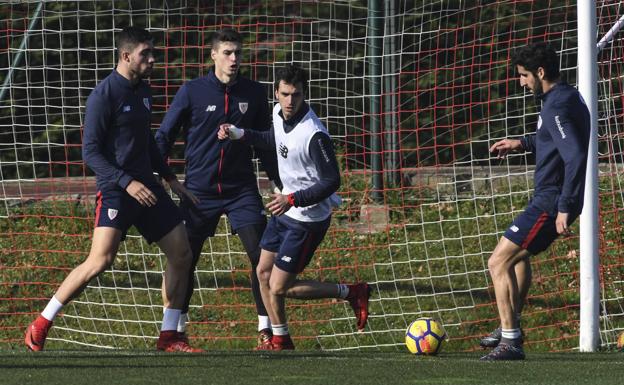 La nueva vida en rojo y blanco de Iñigo Martínez