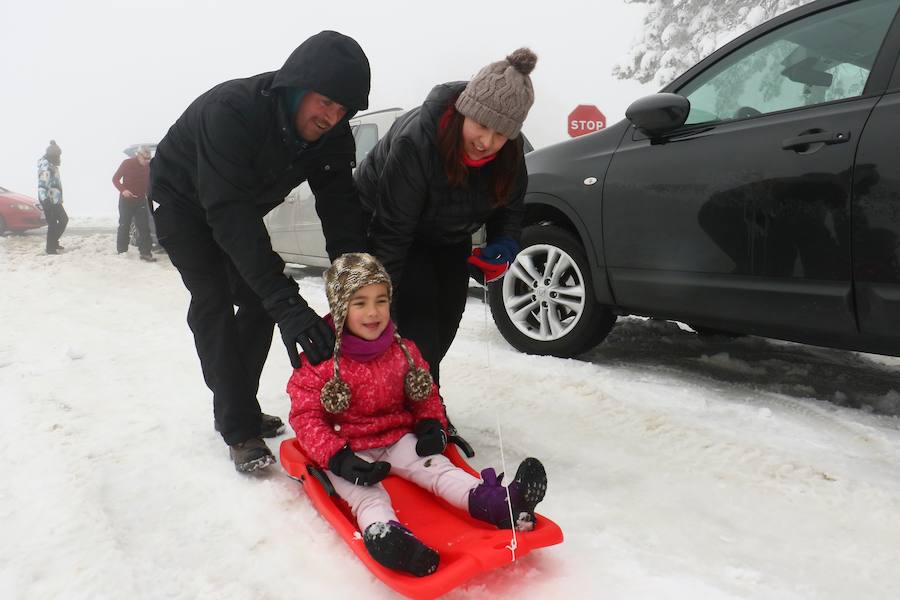 Domingo de nieve en los puntos altos de Álava