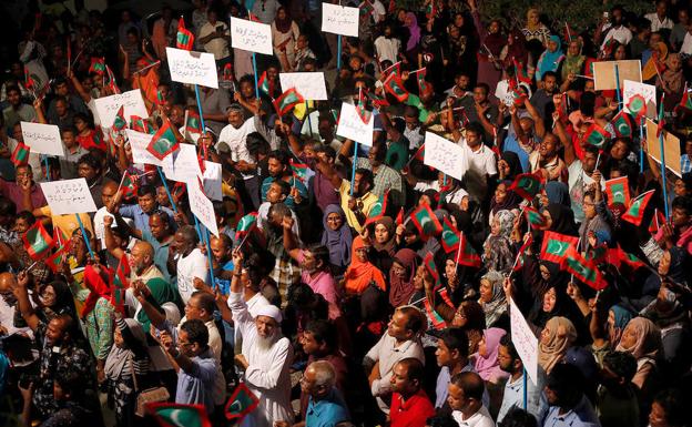 Una crisis política ahoga en el caos el paraíso turístico de Maldivas