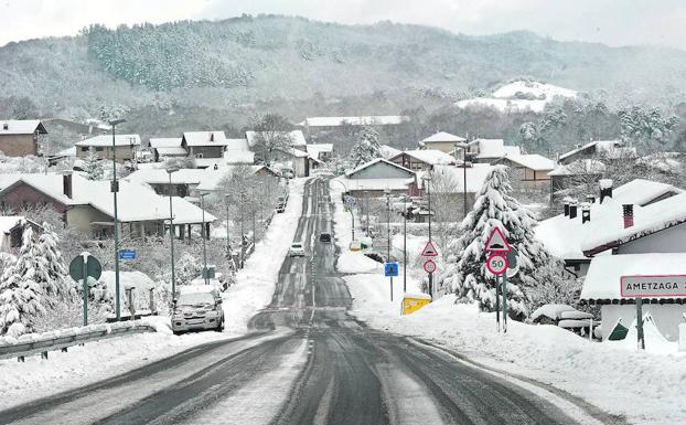 Álava sigue en alerta por nieve y hielo