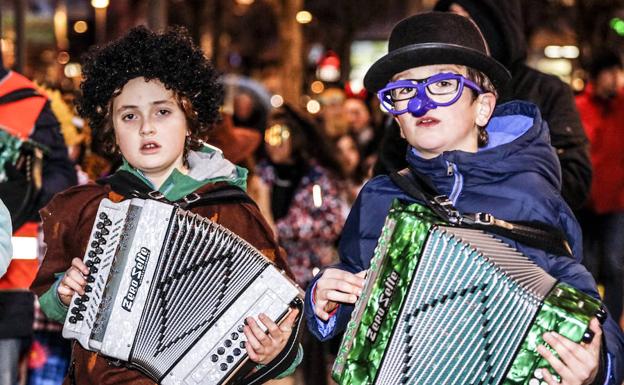 El Jueves de Lardero da el pistoletazo de salida al Carnaval de Vitoria