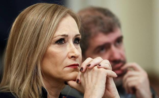 Cifuentes se querella contra Granados por injurias y calumnias