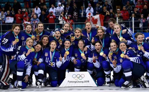 Estados Unidos recupera el oro olímpico en hockey después de 20 años