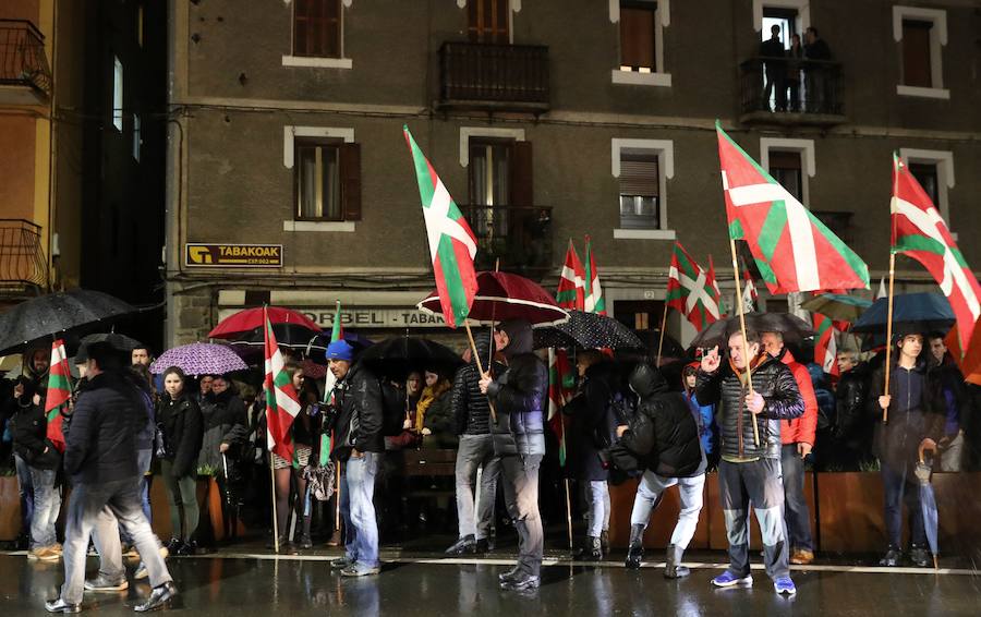 El Parlamento vasco «rechaza» los homenajes a etarras con la abstención de EH Bildu