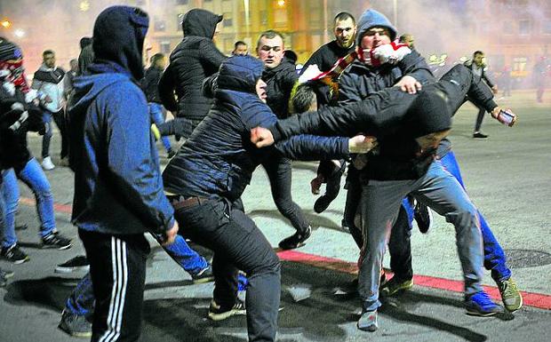 liberar al fútbol de los violentos