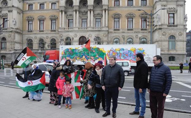 Una caravana de comida y esperanza para el Sáhara