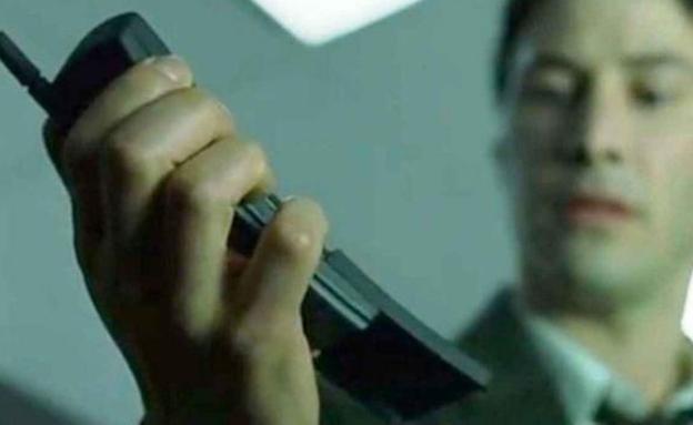 Nokia vuelve a lanzar su 8110, el móvil de Keanu Reeves en 'Matrix'