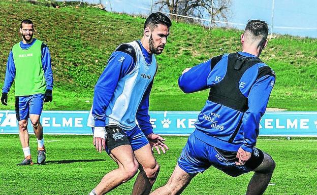 Las pruebas médicas descartan una lesión de Pedraza, que ayer entrenó con el grupo