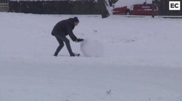 Haciendo muñecos de nieve en Leioa