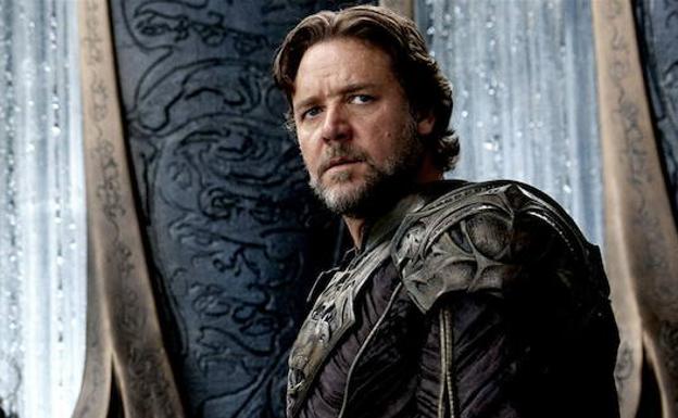 Rusell Crowe subasta para olvidar a su ex