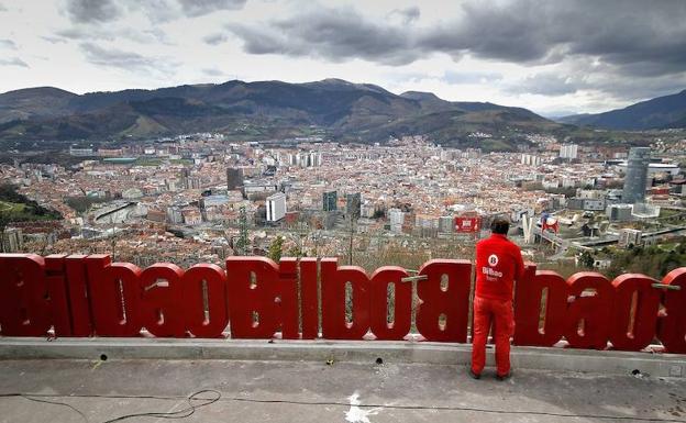 Bilbao dibuja un teleférico para unir Abandoibarra y el monte Artxanda