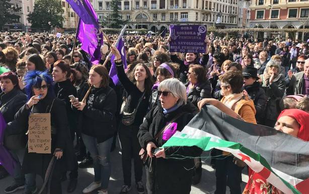 Las imágenes de la huelga del 8-M en Bizkaia