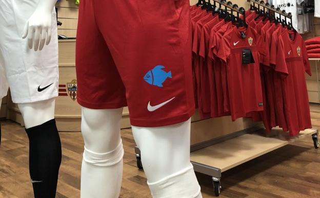 El Almería lucirá en su equipación un 'pescaíto' en recuerdo a Gabriel
