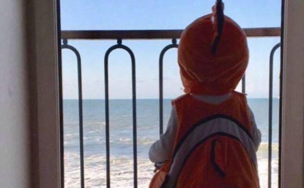 El emotivo cuento del pescaíto y la bruja que emocionó a la madre de Gabriel Cruz