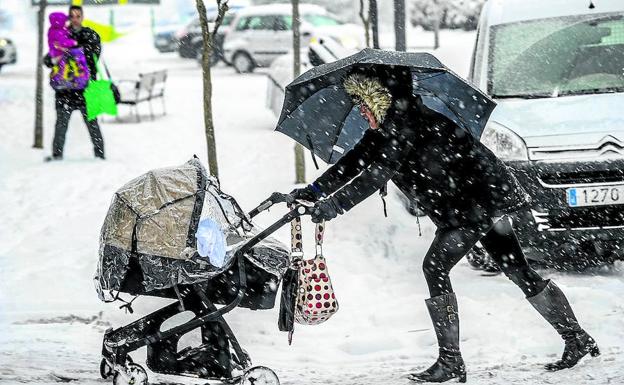 Nieve y frío en Álava para despedir el crudo invierno