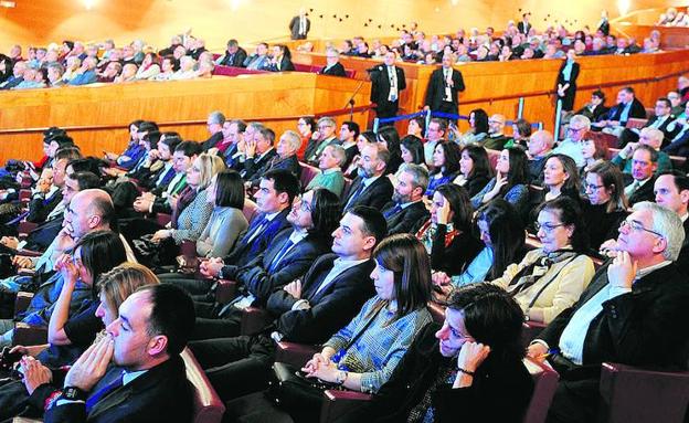 González vaticina la desaparición de la mayoría de los bancos y ‘startups’ actuales