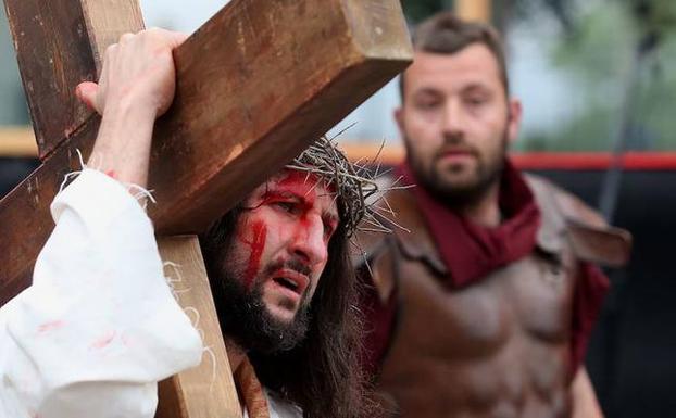 Los vecinos de Arkotxa sacan a la calle su Pasión viviente en una semana cargada de ensayos