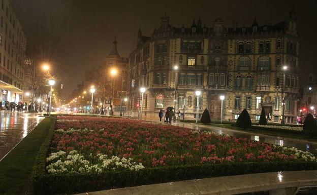 Edificios emblemáticos de Bizkaia apagarán sus luces mañana por el cambio climático