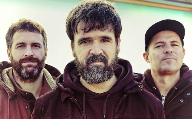 Berri Txarrak taldeak Azkena Rock Festivalean joko du