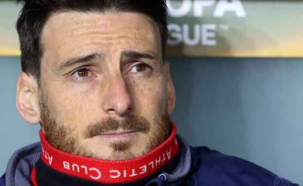 Sin Aduriz en el entrenamiento matinal de Lezama