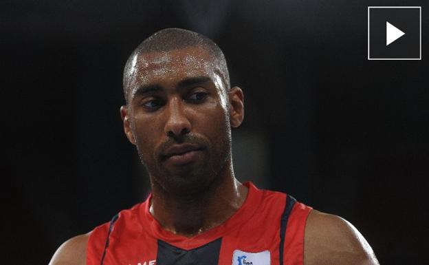 La canasta imposible de Jayson Granger antes de recibir al Maccabi