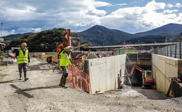 Sukarrieta se enganchará a la depuradora de fecales en verano junto a Bermeo y Mundaka