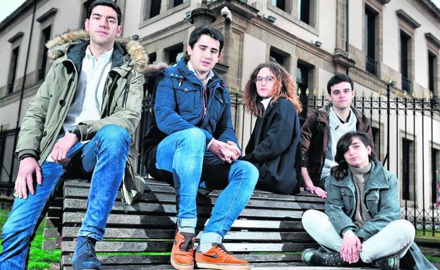 La difícil relación entre jóvenes y política