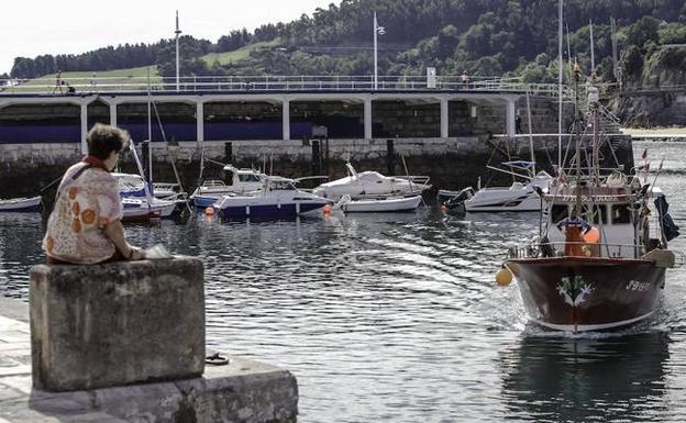 Puertos cerrará 3 meses el muelle del tinglado de Lekeitio para reforzar la cimentación