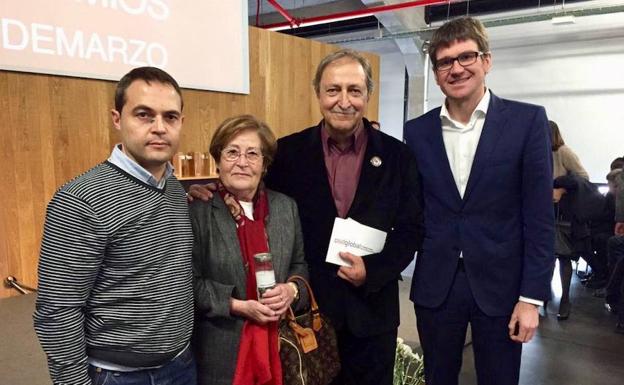 El vitoriano Borja Lázaro, protagonista del último libro de Paco Lobatón