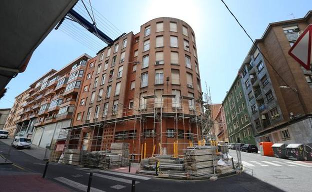 Arranca la renovación de las fachadas de 14 portales de la parte baja de Sestao