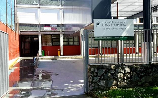 Una fuga de agua obliga a suspender las clases en un instituto de Portugalete