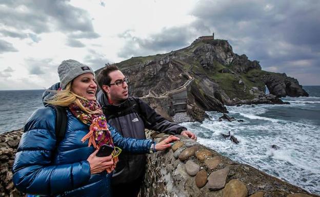 Bermeo abre el debate sobre Gaztelugatxe a los agentes sociales y las empresas turísticas